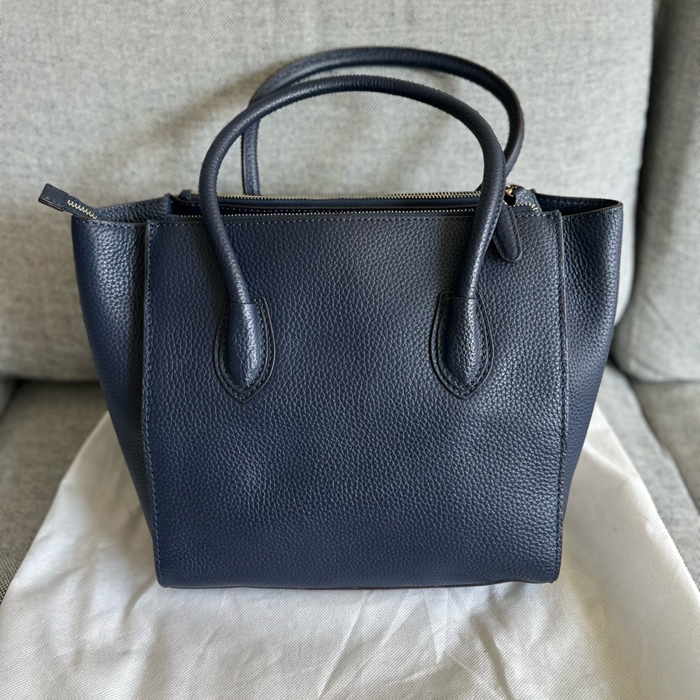 Midnight blue leather tote bag made in Italy